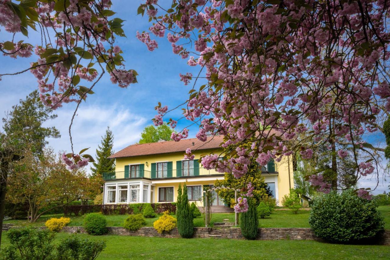 Landhaus Zu Kuerenberg Bergham ภายนอก รูปภาพ